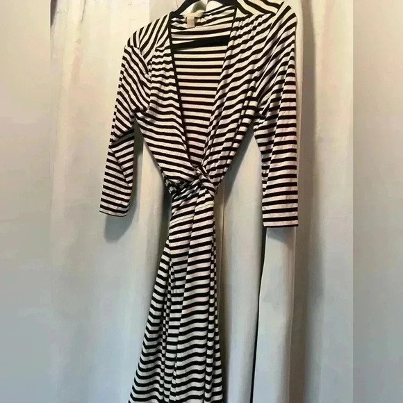 Banana Republic Black and White Belted Midi Dress Size medium - Picture 1 of 3